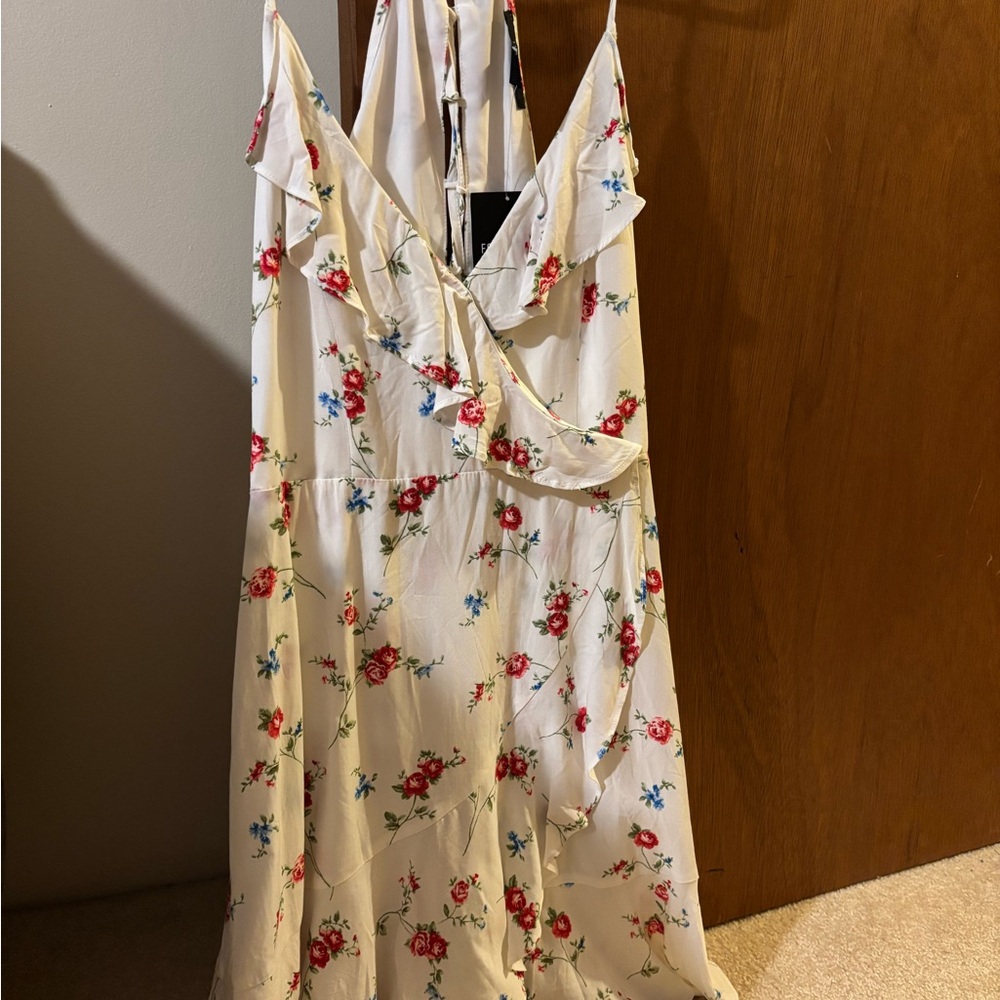 Women’s Forever 21 White Dress with Red and Green Floral Pattern Size Large